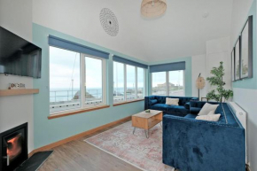 Cliff Top Cottage with Sea Views
